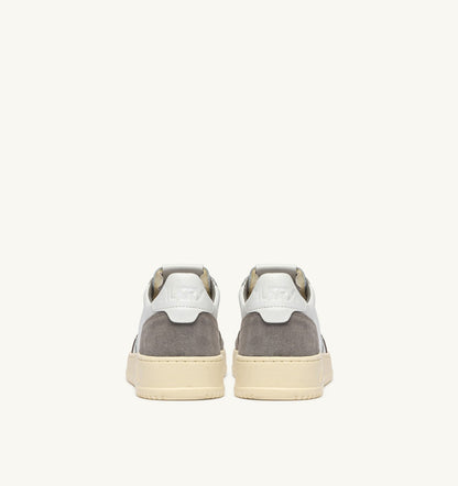 AUTRY Man MEDALIST LOW SNEAKERS IN WHITE LEATHER AND CEMENT SUEDE