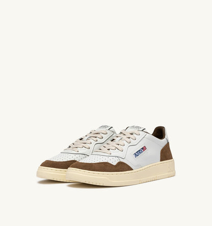 AUTRY Man MEDALIST LOW SNEAKERS IN WHITE LEATHER AND TOBACCO SUEDE