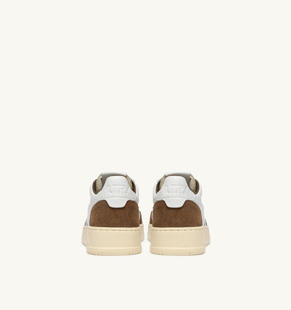 AUTRY Man MEDALIST LOW SNEAKERS IN WHITE LEATHER AND TOBACCO SUEDE