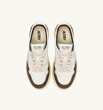 AUTRY Man MEDALIST LOW SNEAKERS IN WHITE LEATHER AND MAHOGANY SUEDE