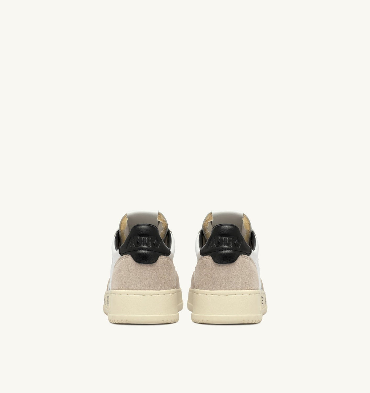 AUTRY Man MEDALIST LOW SNEAKERS IN WHITE AND BLACK SUEDE AND LEATHER WITH LETTERING