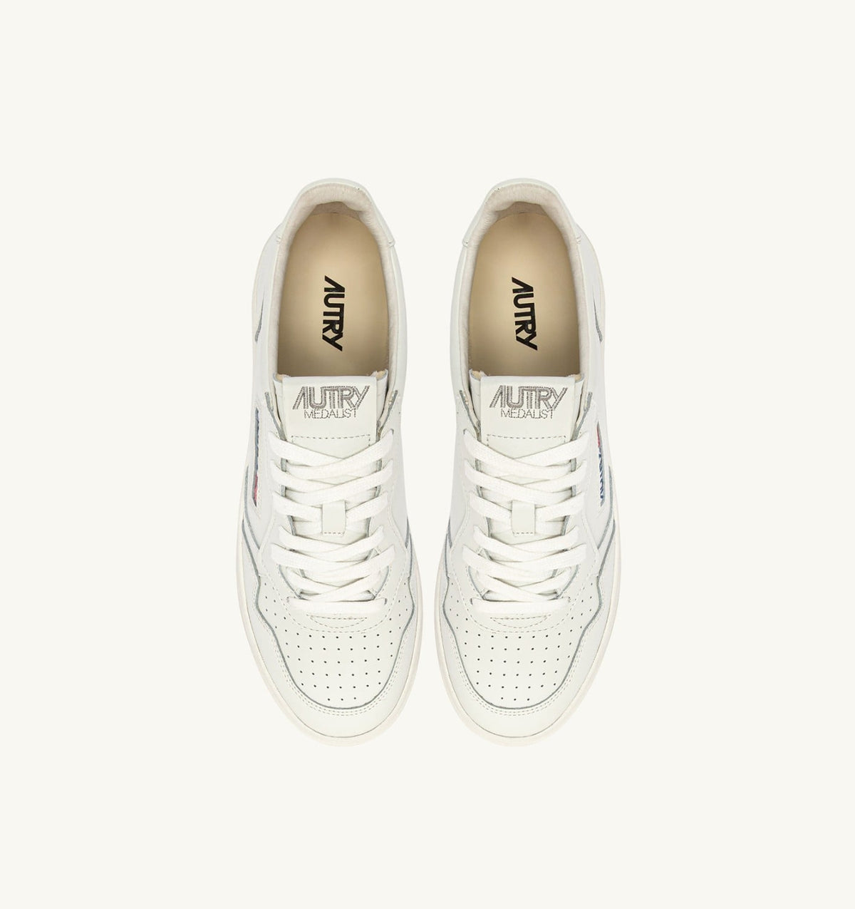 AUTRY Man MEDALIST LOW SNEAKERS IN WHITE LEATHER WITH LETTERING