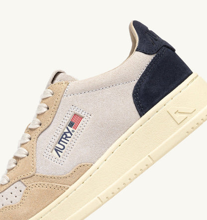 AUTRY Man MEDALIST LOW TRICOLOR SNEAKERS IN SUEDE COLOR WHITE SAND AND BLUE SPACE