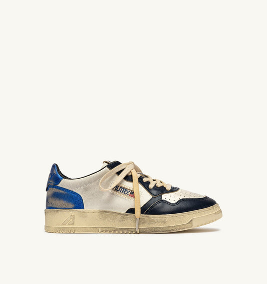 AUTRY Man MEDALIST LOW SUPER VINTAGE SNEAKERS IN WHITE, SPACE BLUE AND BLUE LEATHER