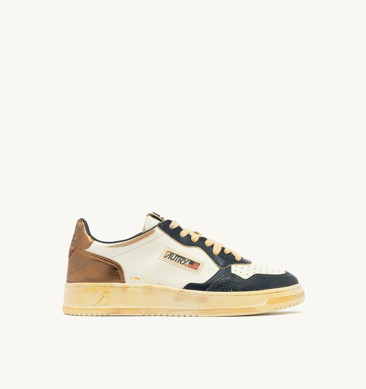 AUTRY Man MEDALIST LOW SUPER VINTAGE SNEAKERS IN WHITE COPPER AND SPACE LEATHER