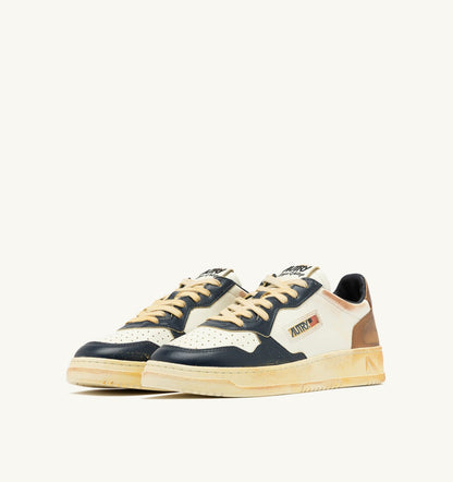 AUTRY Man MEDALIST LOW SUPER VINTAGE SNEAKERS IN WHITE COPPER AND SPACE LEATHER