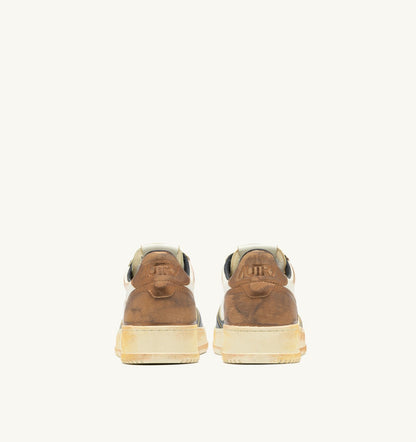AUTRY Man MEDALIST LOW SUPER VINTAGE SNEAKERS IN WHITE COPPER AND SPACE LEATHER