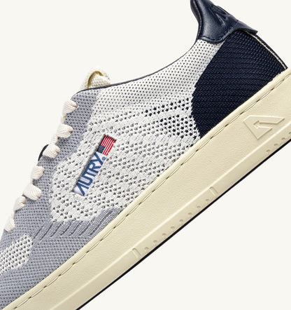 AUTRY Man MEDALIST EASEKNIT LOW SNEAKERS IN IVORY WHITE SPACE AND LOFT KNIT