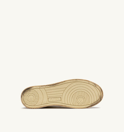 AUTRY Man MEDALIST LOW SUPER VINTAGE SNEAKERS IN WHITE, COVERT GREEN AND BLACK LEATHER