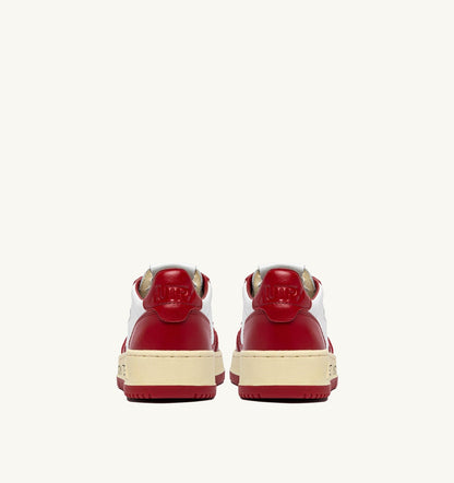 AUTRY Man MEDALIST LOW SNEAKERS IN WHITE AND RED LEATHER WITH LETTERING