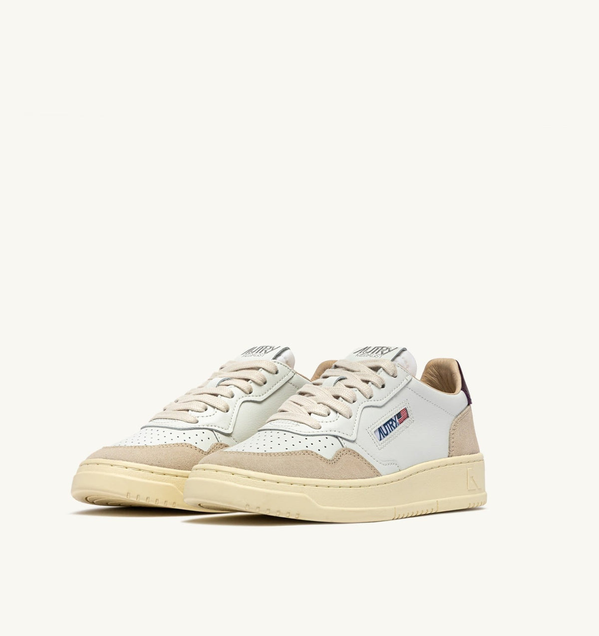 AUTRY Man MEDALIST LOW SNEAKERS IN WHITE LEATHER AND FIG SUEDE