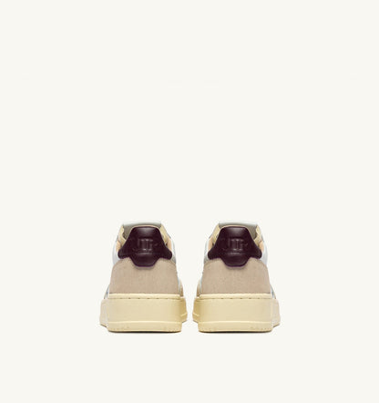 AUTRY Man MEDALIST LOW SNEAKERS IN WHITE LEATHER AND FIG SUEDE