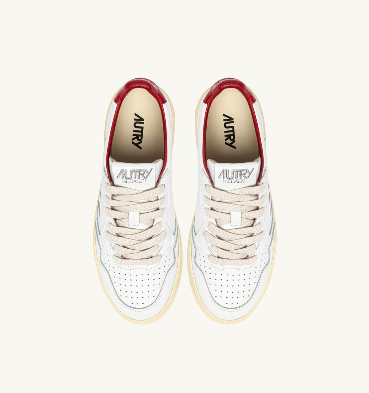 AUTRY Man MEDALIST LOW SNEAKERS IN WHITE AND RED LEATHER WITH LETTERING