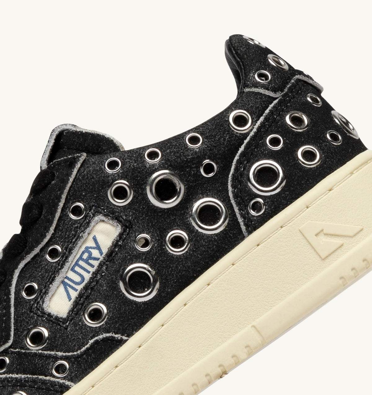 AUTRY Man MEDALIST LOW SNEAKERS IN BLACK SUEDE WITH STUDS
