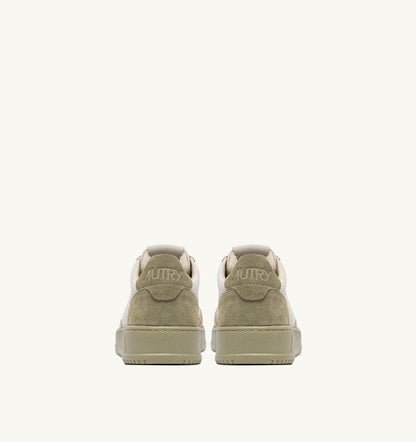 AUTRY Man MEDALIST LOW TRICOLOR SNEAKERS IN SUEDE COLOR WHITE SAND AND GRAY GREEN