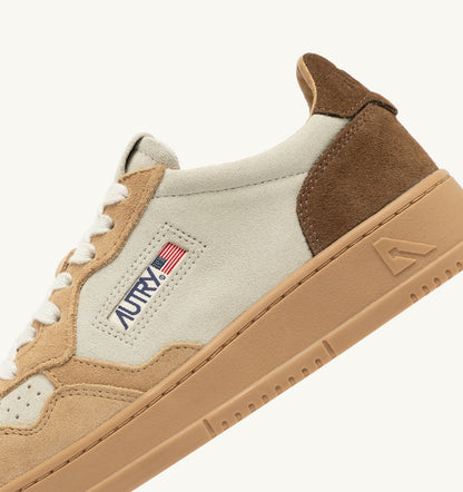 AUTRY Man MEDALIST LOW TRICOLOR SNEAKERS IN SUEDE COLOR TUNDRA EGG AND PEANUT