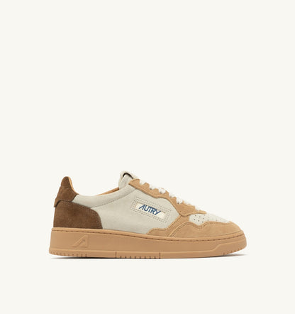 AUTRY Man MEDALIST LOW TRICOLOR SNEAKERS IN TUNDRA EGG AND PEANUT SUEDE