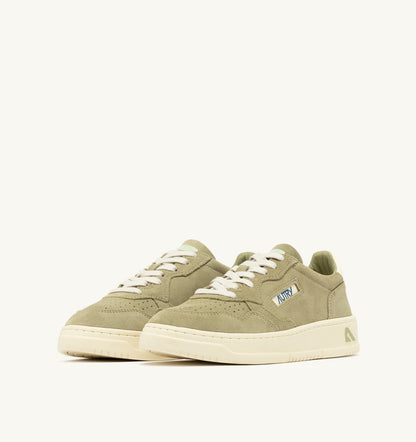 AUTRY Man MEDALIST LOW SNEAKERS IN GRAY GREEN AND WHITE SUEDE