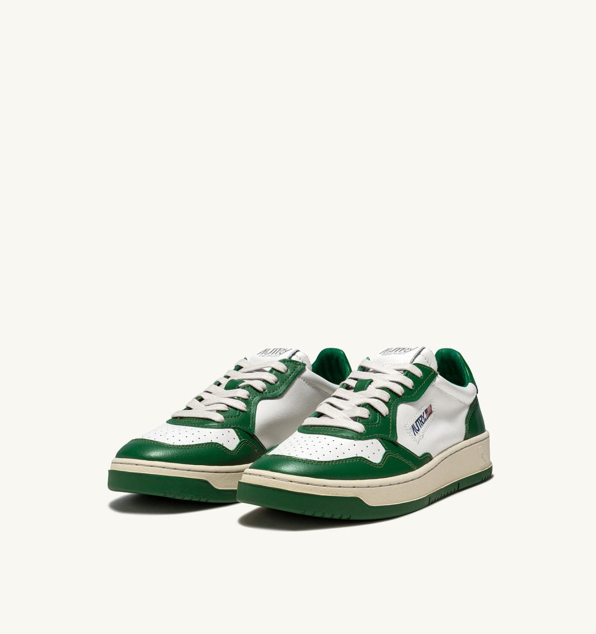 AUTRY Man MEDALIST LOW BICOLOR SNEAKERS IN WHITE AND GREEN LEATHER