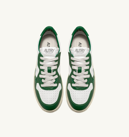 AUTRY Man MEDALIST LOW BICOLOR SNEAKERS IN WHITE AND GREEN LEATHER