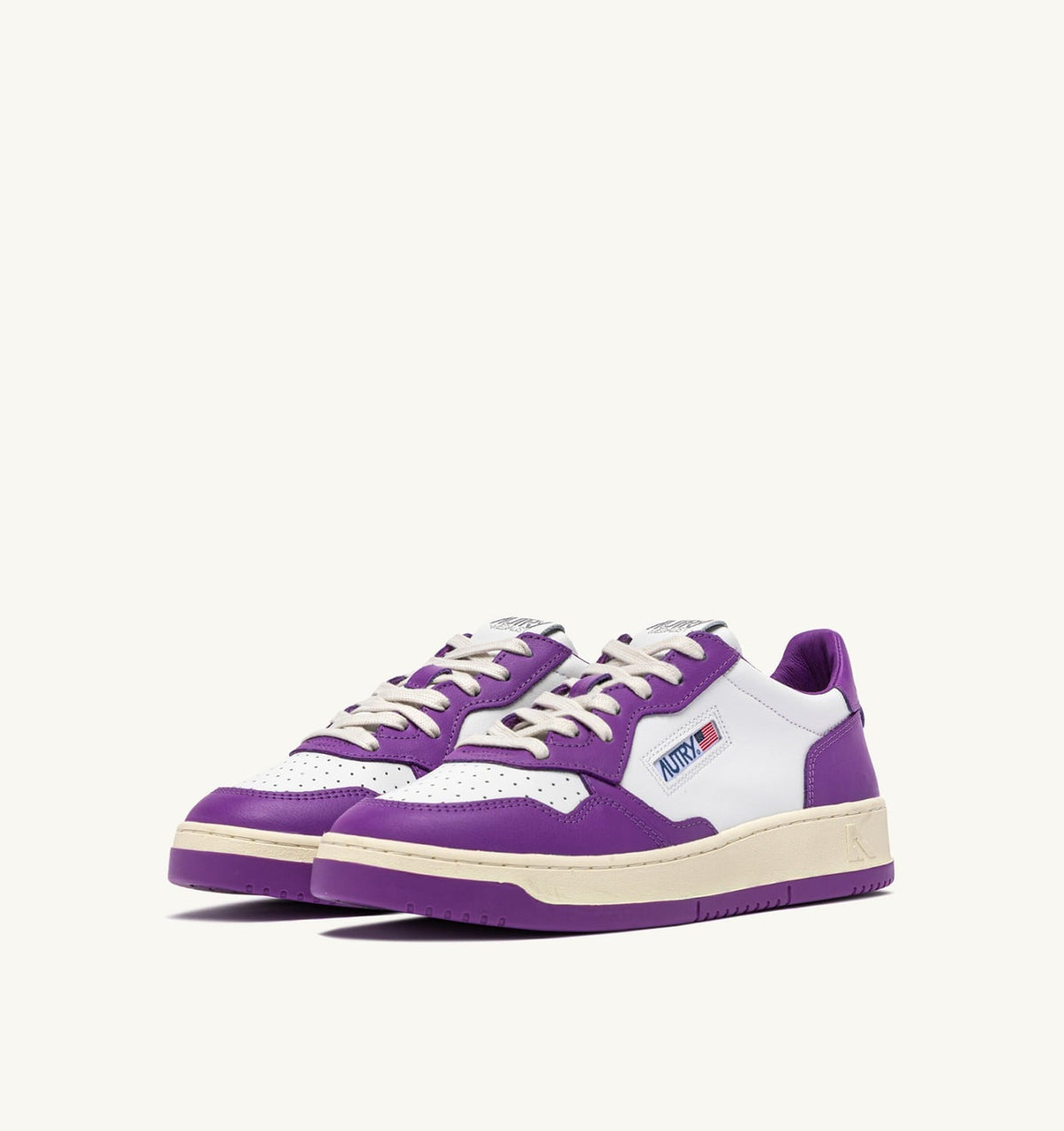 AUTRY Man MEDALIST LOW BICOLOR SNEAKERS IN WHITE AND DEWBERRY LEATHER