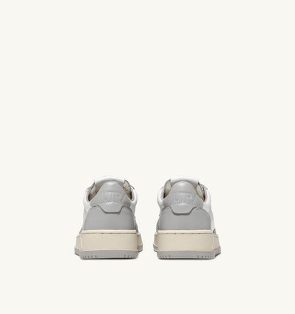 AUTRY Man MEDALIST LOW BICOLOR SNEAKERS IN WHITE AND VAPOR LEATHER