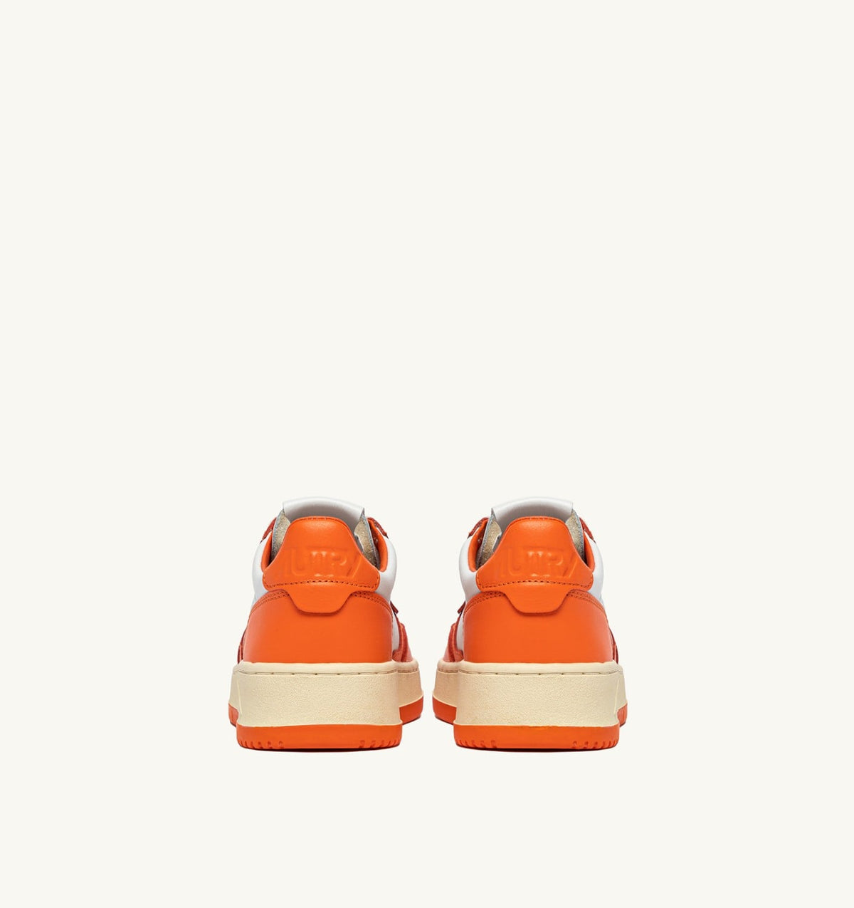 AUTRY Man MEDALIST LOW BICOLOR SNEAKERS IN WHITE AND PARSIMMON ORANGE LEATHER