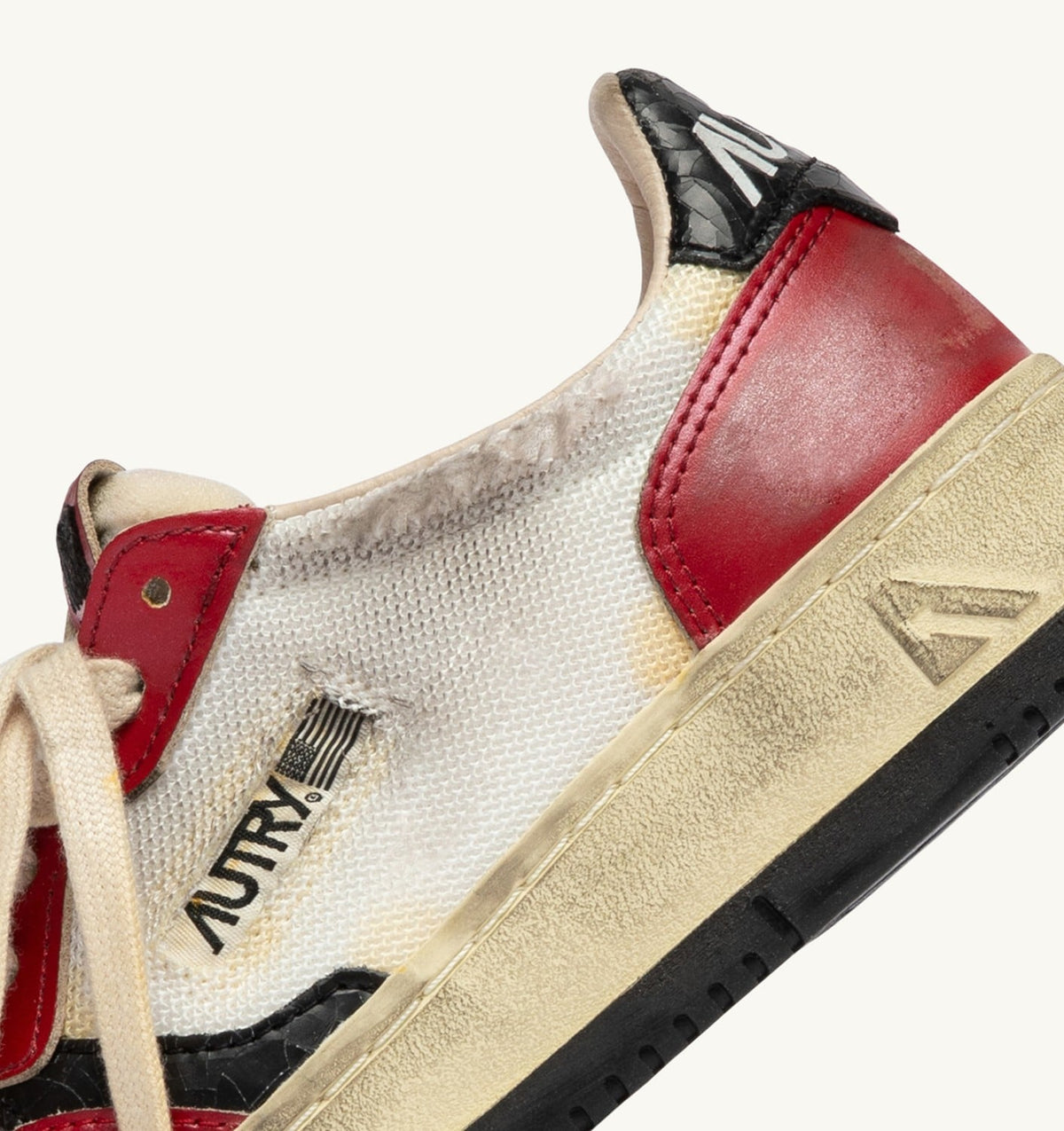 AUTRY Man MEDALIST LOW SUPER VINTAGE SNEAKERS IN RED LEATHER AND WHITE MESH
