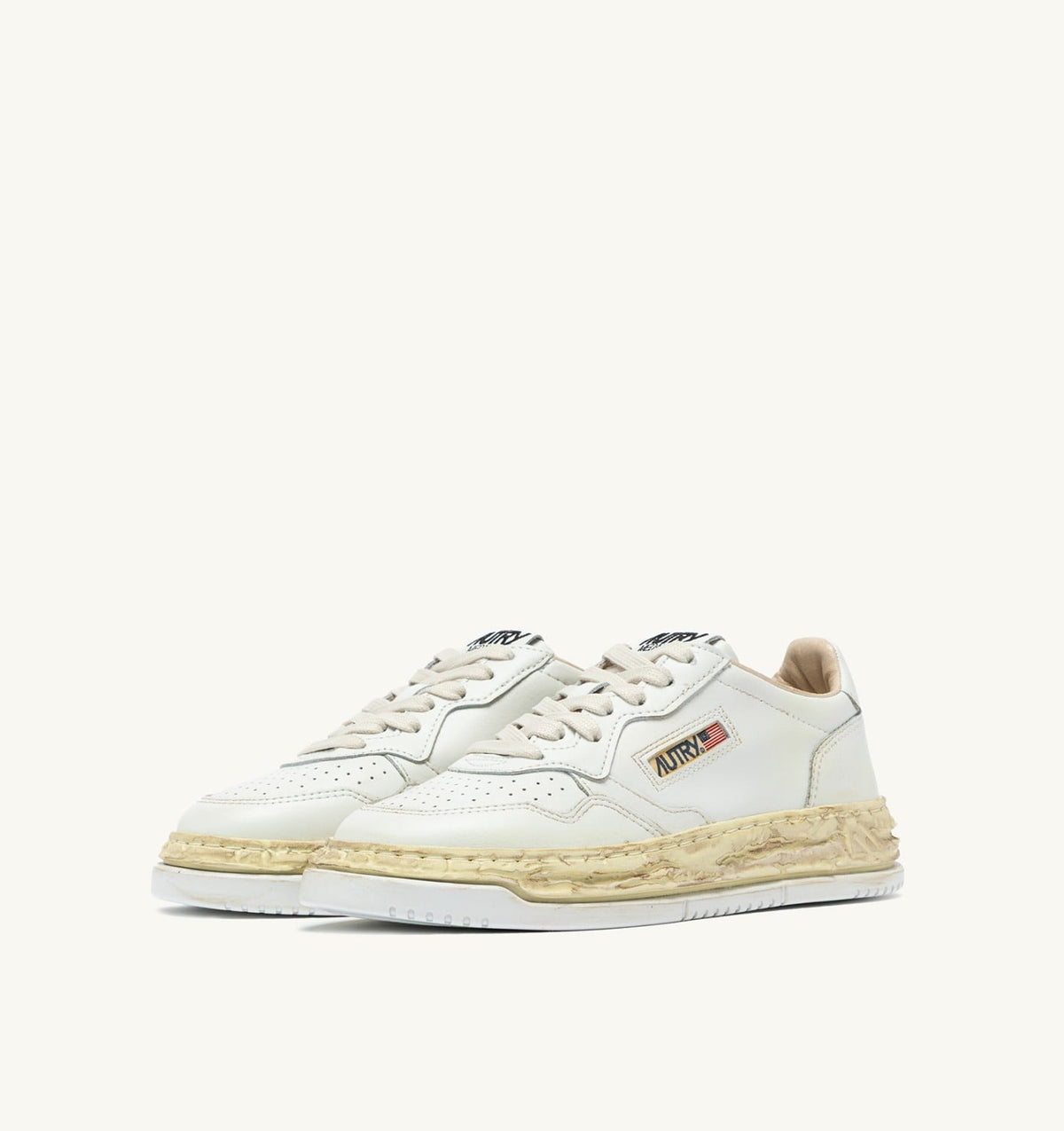 AUTRY Man MEDALIST LOW SUPER VINTAGE 'Autry x Maison MIHARA YASUHIRO General Scale.' SNEAKERS IN WHITE LEATHER