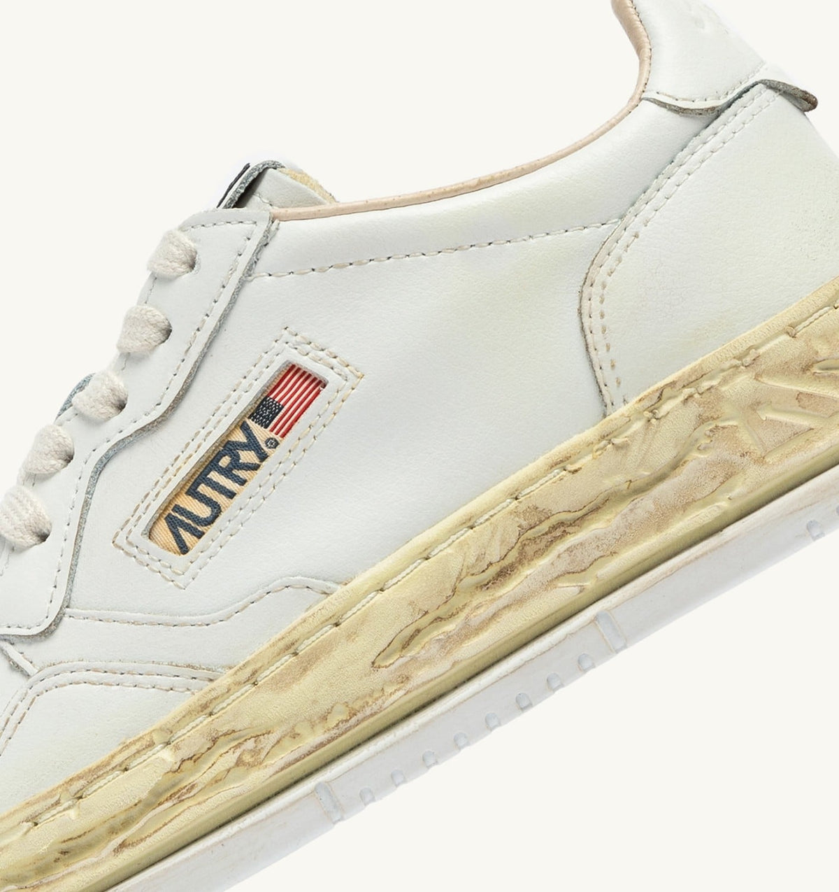 AUTRY Man MEDALIST LOW SUPER VINTAGE 'Autry x Maison MIHARA YASUHIRO General Scale.' SNEAKERS IN WHITE LEATHER
