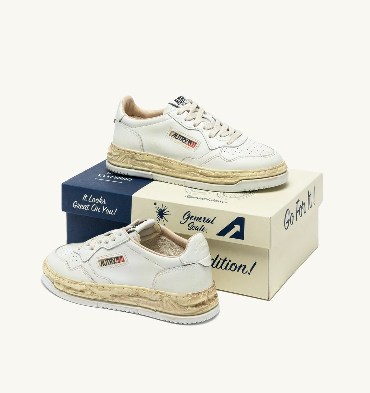 AUTRY Man MEDALIST LOW SUPER VINTAGE 'Autry x Maison MIHARA YASUHIRO General Scale.' SNEAKERS IN WHITE LEATHER