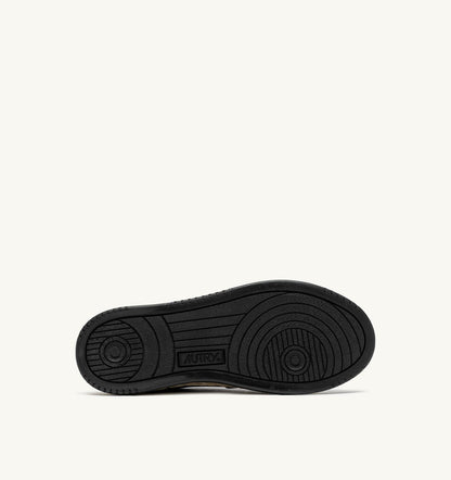 AUTRY Man MEDALIST LOW SUPER VINTAGE 'Autry x Maison MIHARA YASUHIRO General Scale.' SNEAKERS IN BLACK LEATHER