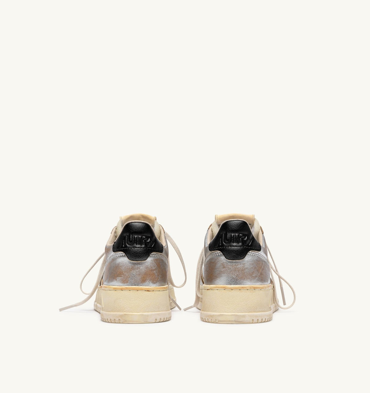 AUTRY Woman MEDALIST LOW SUPER VINTAGE SNEAKERS IN SILVER, PLATINUM AND BLACK LEATHER