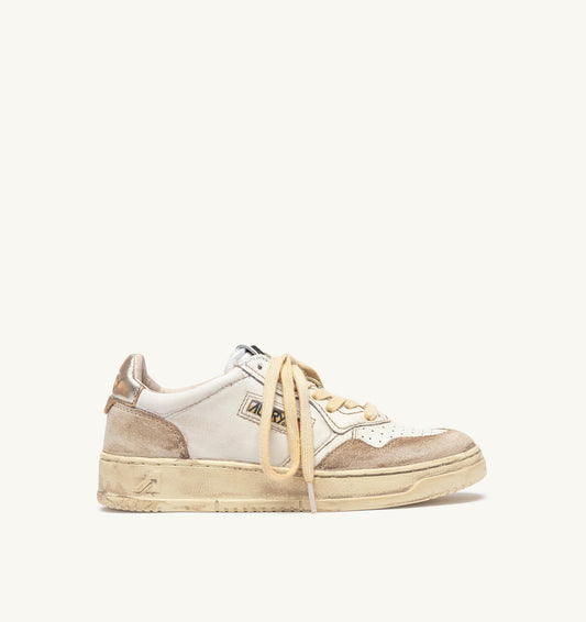 AUTRY Woman MEDALIST LOW SUPER VINTAGE SNEAKERS IN LEATHER AND SUEDE COLOR WHITE AND GOLD