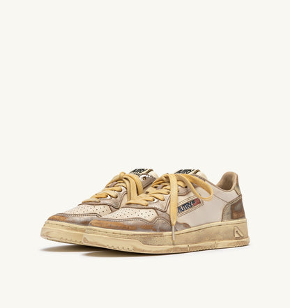 AUTRY Woman MEDALIST LOW SUPER VINTAGE SNEAKERS IN SILVER AND PLATINUM LEATHER