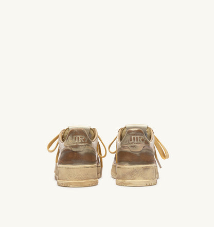 AUTRY Woman MEDALIST LOW SUPER VINTAGE SNEAKERS IN SILVER AND PLATINUM LEATHER