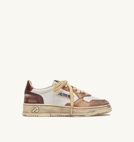 AUTRY Woman MEDALIST LOW SUPER VINTAGE SNEAKERS IN RISING SUN AND JASPER LEATHER