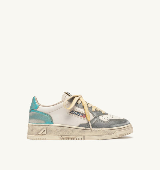 AUTRY Woman MEDALIST LOW SUPER VINTAGE SNEAKERS IN ASH AND SEA LEATHER
