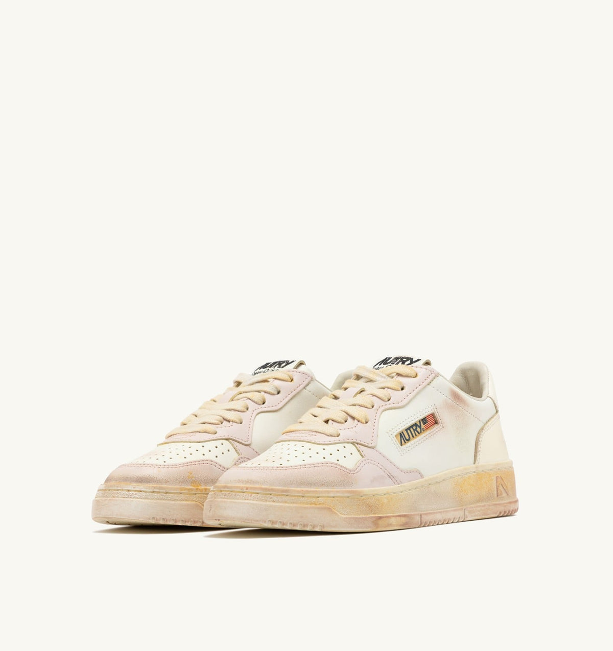 AUTRY Woman MEDALIST LOW SUPER VINTAGE SNEAKERS IN VANILLA WHITE AND MAUVE LEATHER