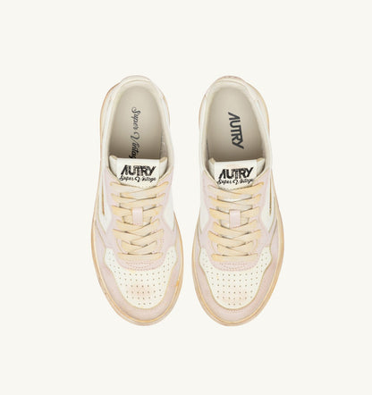 AUTRY Woman MEDALIST LOW SUPER VINTAGE SNEAKERS IN VANILLA WHITE AND MAUVE LEATHER