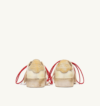 AUTRY Woman DALLAS LOW SUPER VINTAGE SNEAKERS IN MARSHMALLOW LEATHER