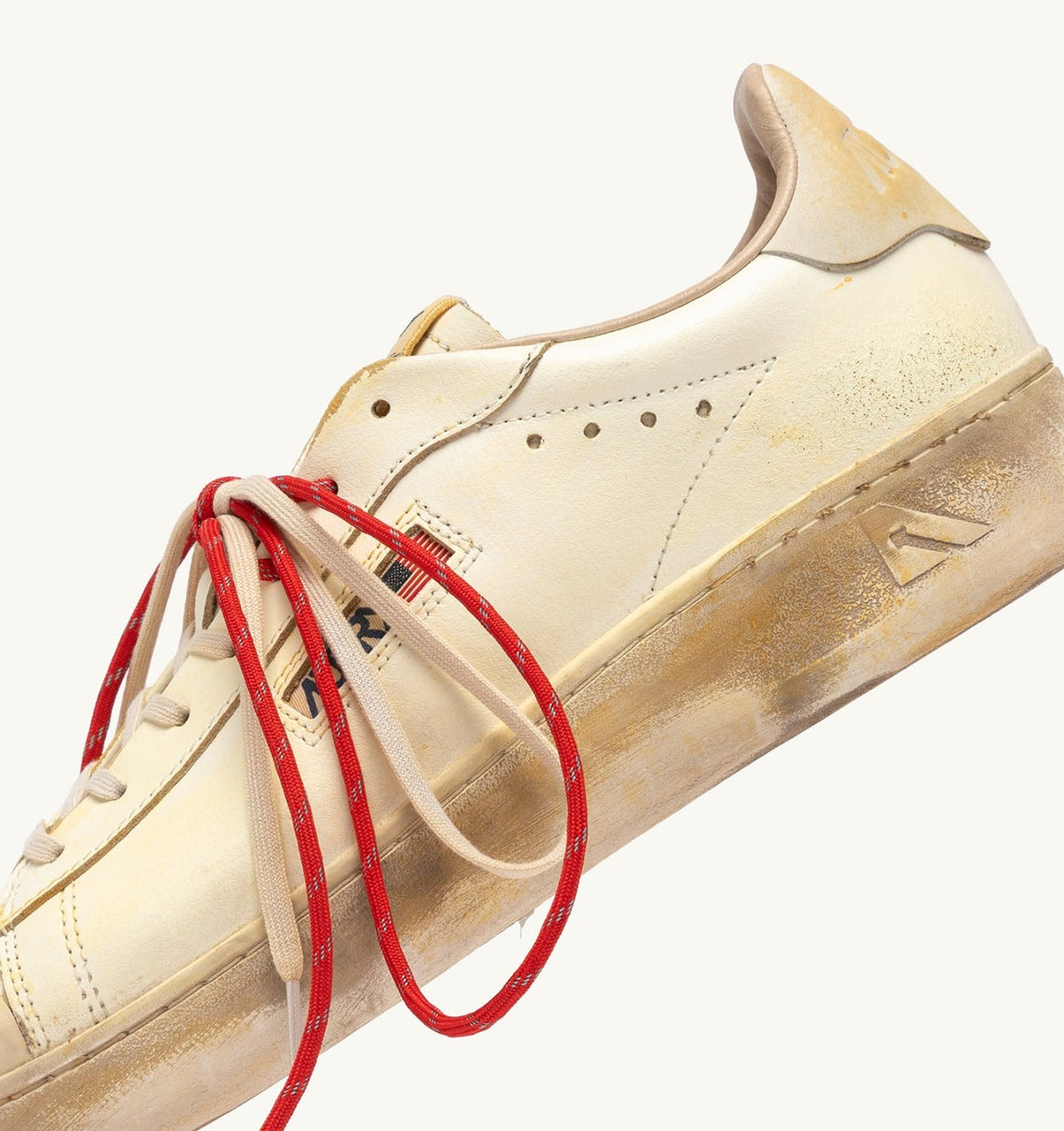AUTRY Woman DALLAS LOW SUPER VINTAGE SNEAKERS IN MARSHMALLOW LEATHER