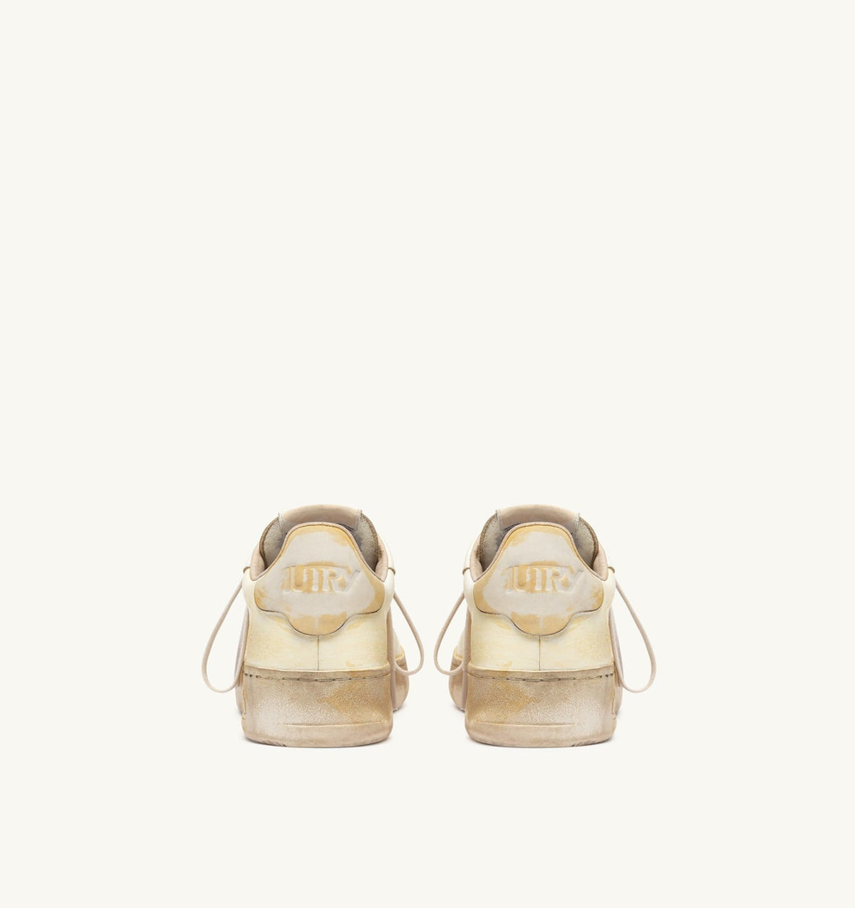 AUTRY Woman DALLAS LOW SUPER VINTAGE SNEAKERS IN MARSHMALLOW LEATHER WITH CHARM