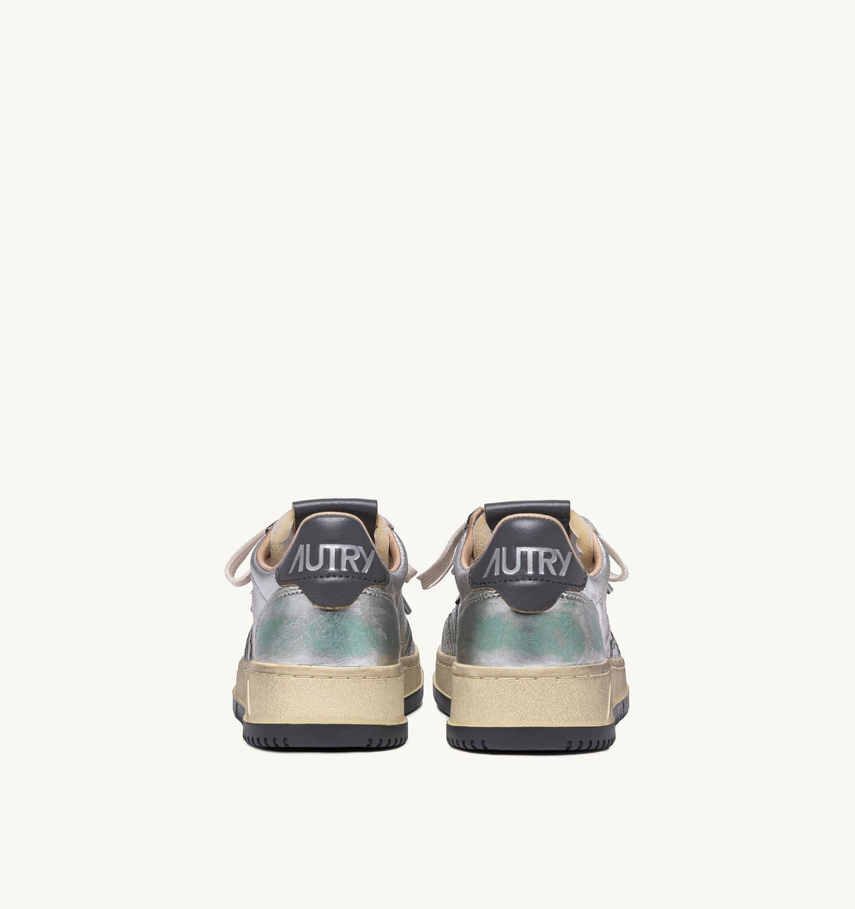 AUTRY Woman MEDALIST LOW SNEAKERS SUPER VINTAGE IN SILVER TONE METALIZED LEATHER