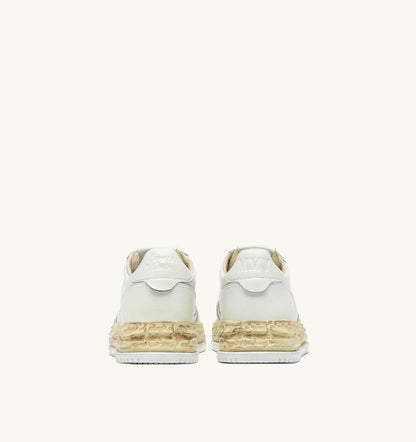 AUTRY Woman MEDALIST LOW SUPER VINTAGE 'Autry x Maison MIHARA YASUHIRO General Scale.' SNEAKERS IN WHITE LEATHER