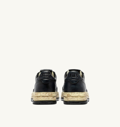 AUTRY Woman MEDALIST LOW SUPER VINTAGE 'Autry x Maison MIHARA YASUHIRO General Scale.' SNEAKERS IN BLACK LEATHER
