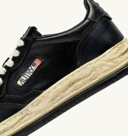 AUTRY Woman MEDALIST LOW SUPER VINTAGE 'Autry x Maison MIHARA YASUHIRO General Scale.' SNEAKERS IN BLACK LEATHER