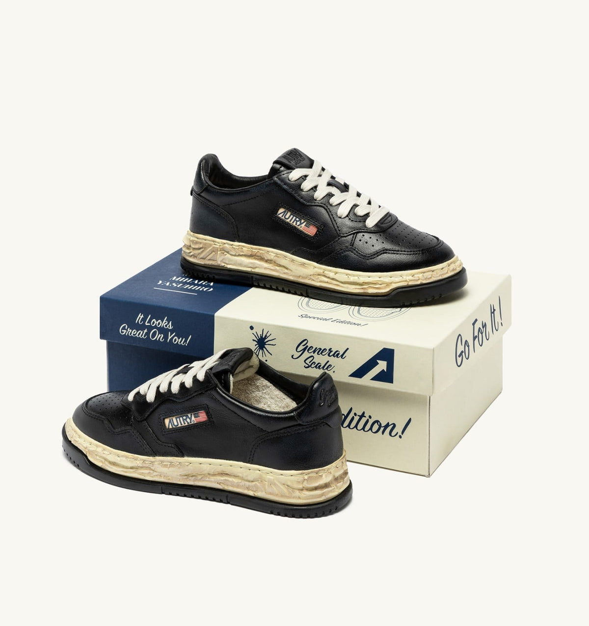AUTRY Woman MEDALIST LOW SUPER VINTAGE 'Autry x Maison MIHARA YASUHIRO General Scale.' SNEAKERS IN BLACK LEATHER