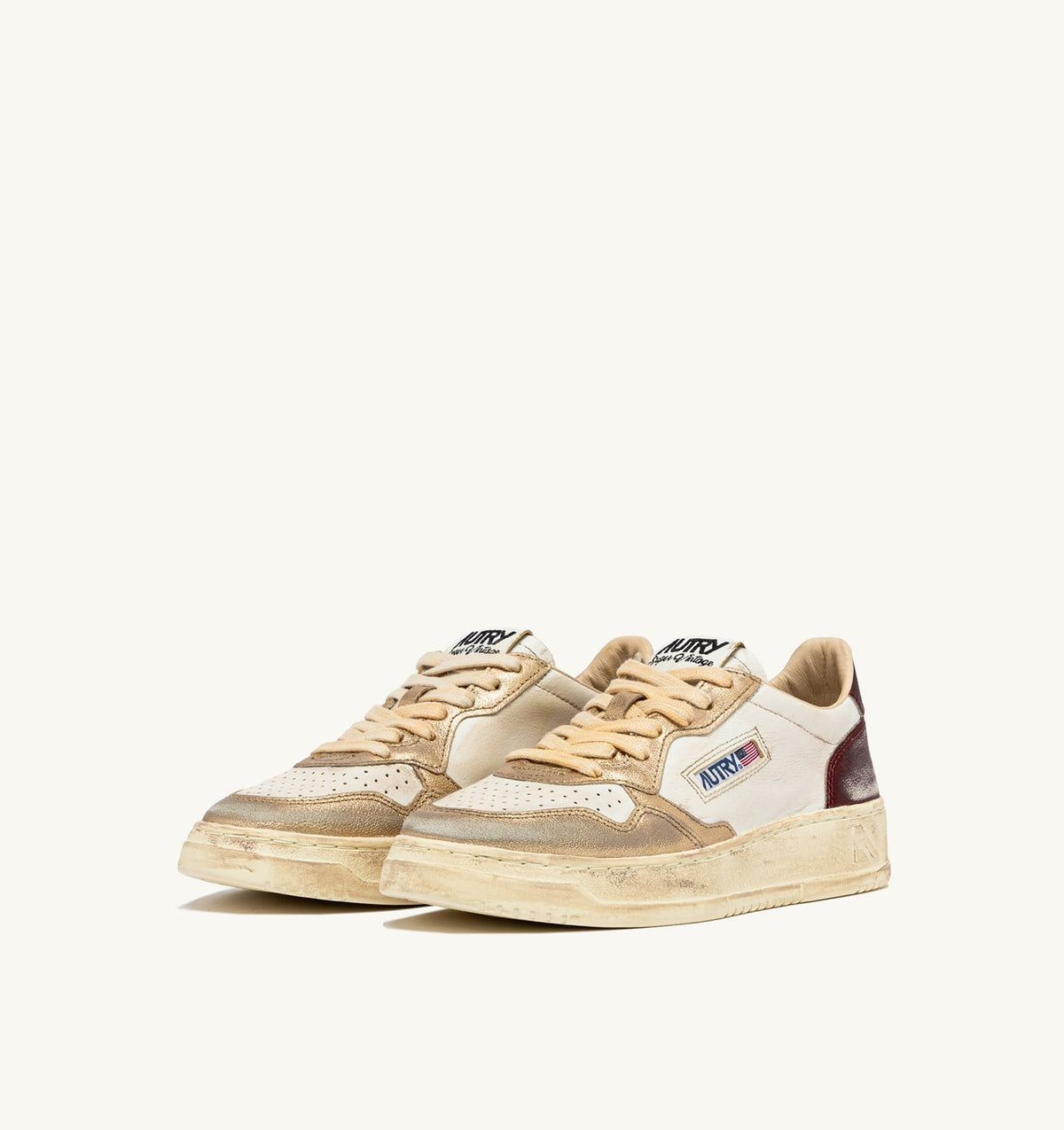 AUTRY Woman MEDALIST LOW SUPER VINTAGE SNEAKERS IN PLATINUM AND VIOLET BRUSHED LEATHER