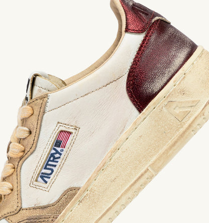 AUTRY Woman MEDALIST LOW SUPER VINTAGE SNEAKERS IN PLATINUM AND VIOLET BRUSHED LEATHER